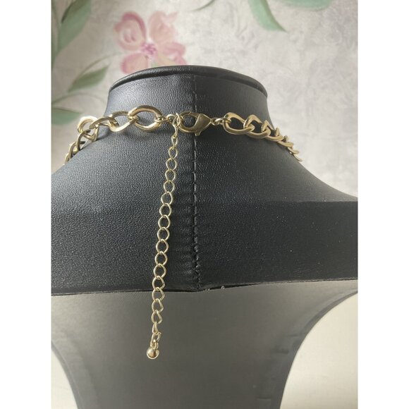 Gold Tone Floral Filigree Necklace With White Beads & Adjustable Chain - Picture 4 of 5